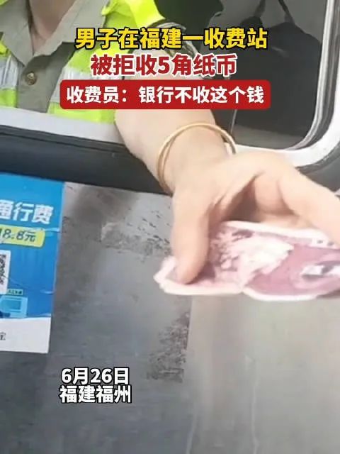 DƬ
